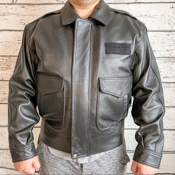 NWOT Crew Outfitters black crew bomber jacket - Picture 3 of 14